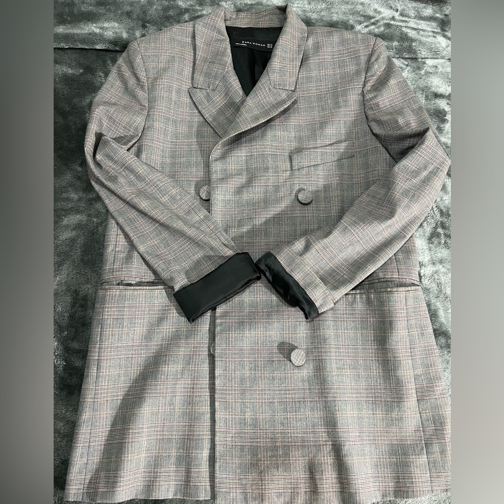 Beautiful Gray Zara blazer. No wear  no tear